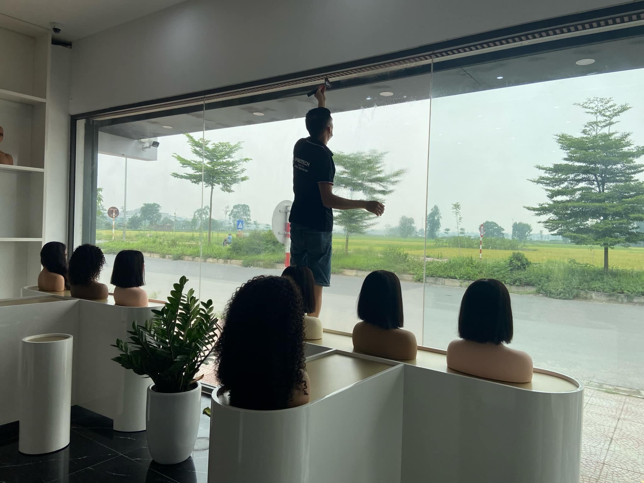 Dán phim cách nhiệt cho văn phòng