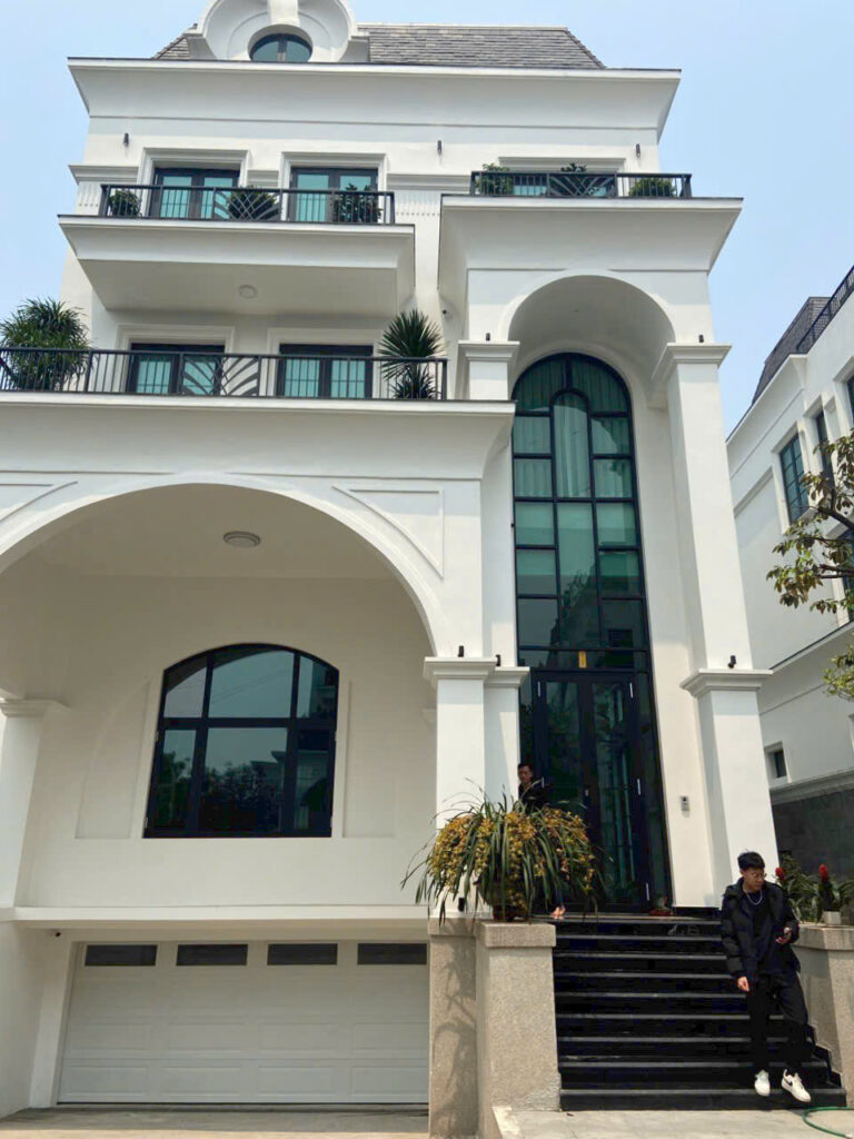 Dán phim cách nhiệt tại công ty quang hào