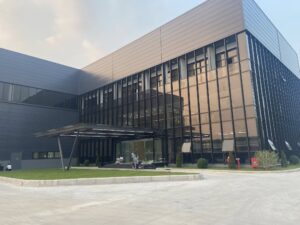 dán phim cách nhiệt tại nhà máy Viga - Hà Nam