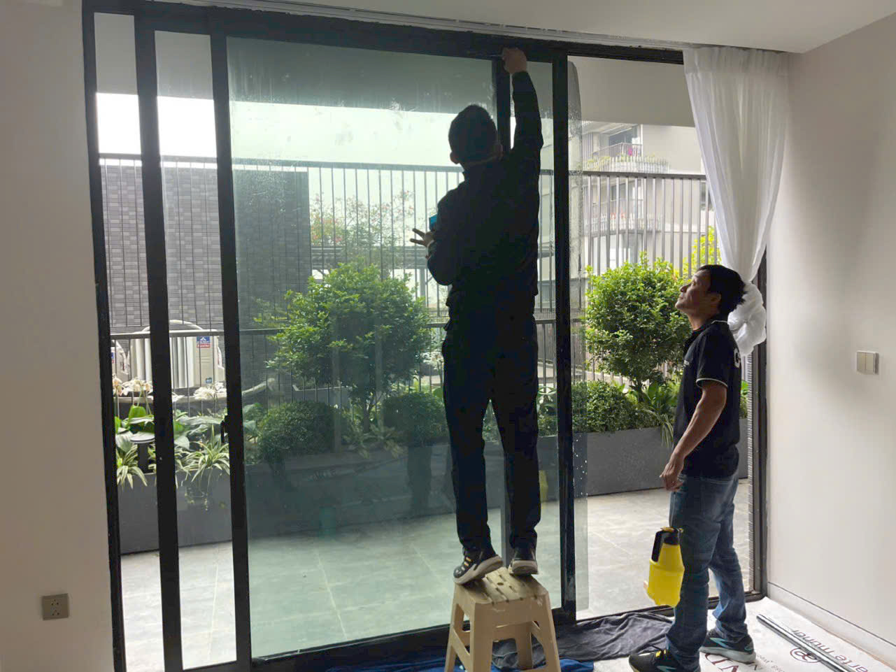  Dán phim cách nhiệt , phim PPF tại LandMark Onsen Tower