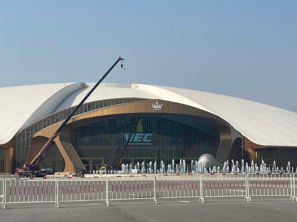 Dán phim cách nhiệt tái tại trung tâm triển lãm quốc gia việt nam